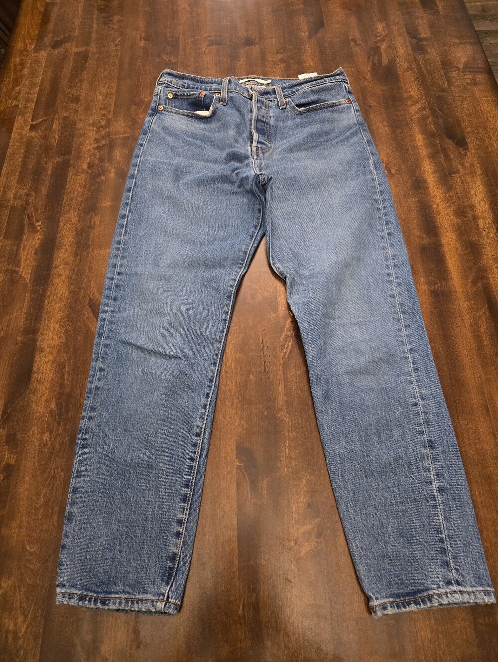Levis Premium Womens Wedgie Straight Fit Medium Wash Denim Size 29x27 Like New